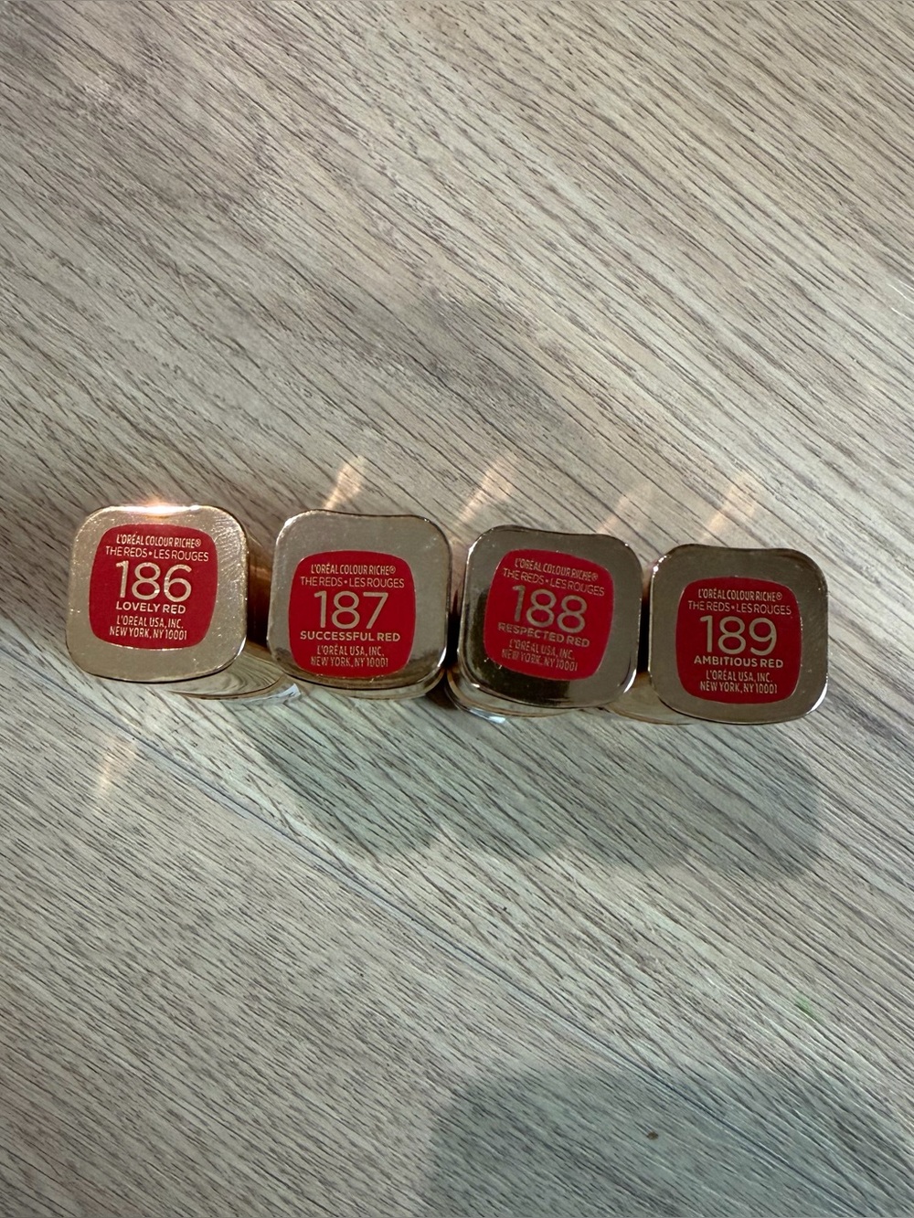 4x L’Oreal Colour Riche Lipstick Lot Lovely Successful Respected Ambitious Red - Picture 4 of 6